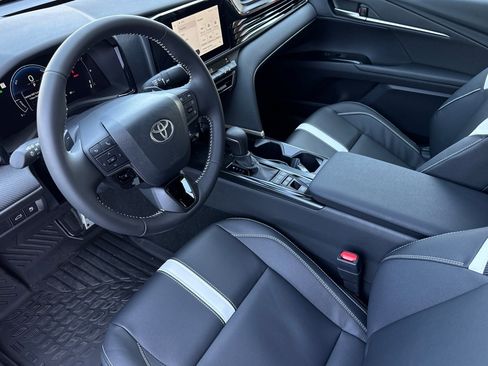 New 2026 Toyota Camry SE image 9