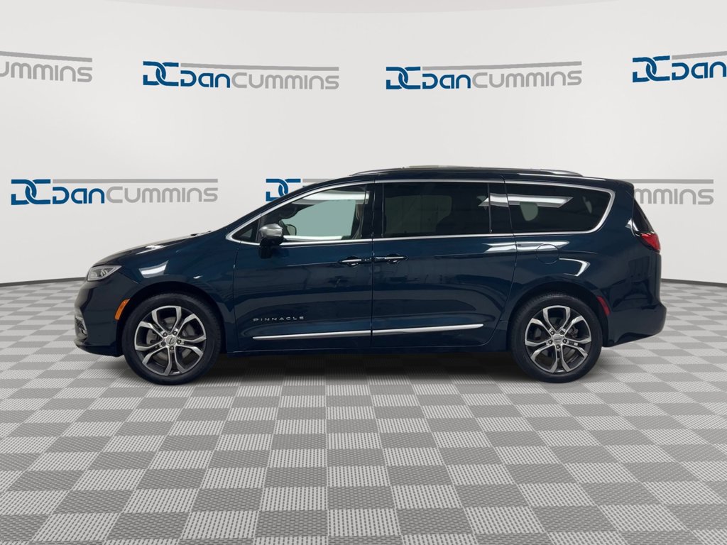 Used 2023 Chrysler Pacifica Pinnacle AWD/4WD image 5