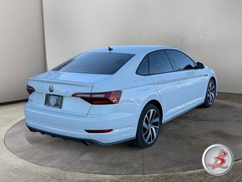 Used 2019 Volkswagen Jetta GLI image 4
