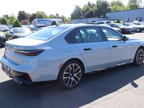 Used 2024 BMW 760i xDrive w/ Premium Package AWD/4WD image 5