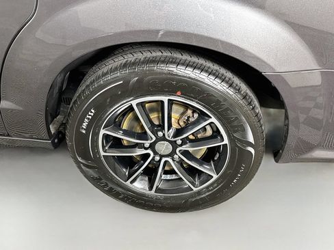 Used 2015 Dodge Grand Caravan SE w/ Quick Order Package 29E SE FWD image 32