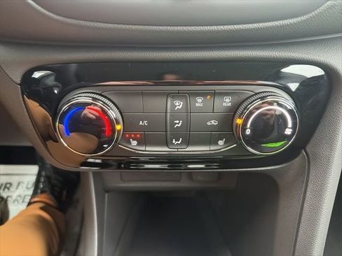 Certified 2023 Buick Encore GX Preferred w/ Cold Weather Comfort Package FWD image 25