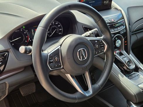 Used 2025 Acura RDX SH-AWD image 9
