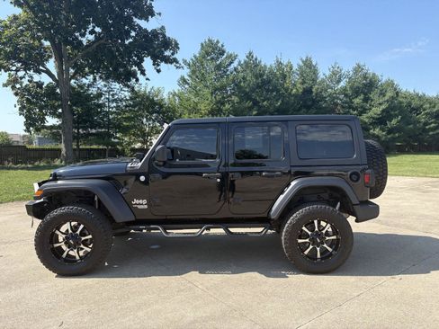 Used 2019 Jeep Wrangler Unlimited Sport S AWD/4WD image 18
