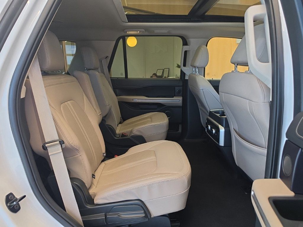 Used 2024 Ford Expedition Limited RWD image 57