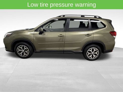 Used 2023 Subaru Forester Premium AWD/4WD image 11