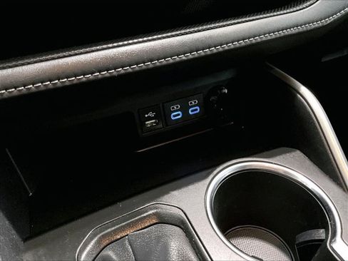 Used 2022 Toyota Highlander LE FWD image 26