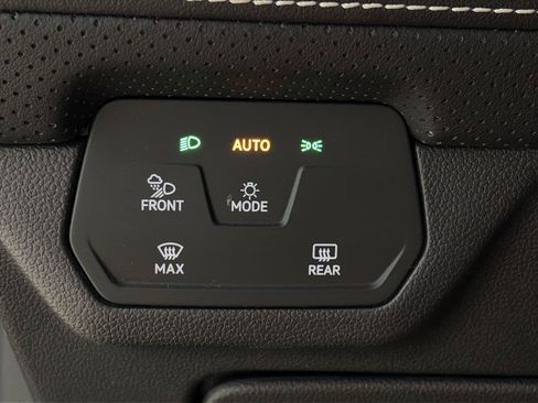 Used 2024 Volkswagen Atlas SE FWD image 21