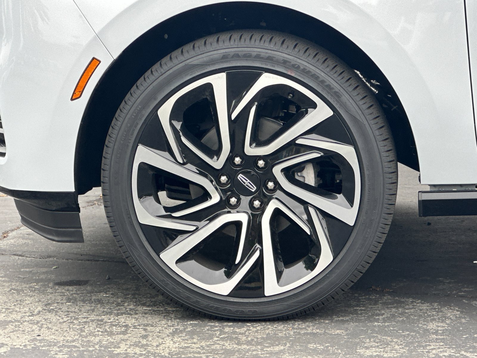 New 2026 Lincoln Navigator Reserve AWD/4WD image 26