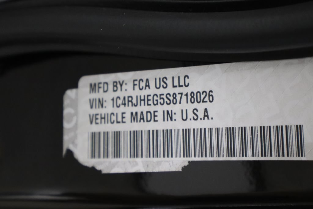 Used 2025 Jeep Grand Cherokee Summit AWD/4WD image 52