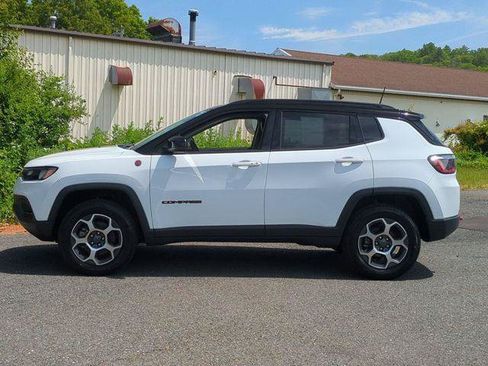 Certified 2022 Jeep Compass Trailhawk AWD/4WD image 9