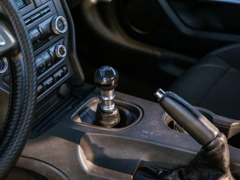 Used 2015 Ford Mustang Coupe image 13