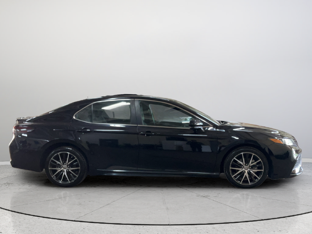 Used 2024 Toyota Camry SE FWD image 5