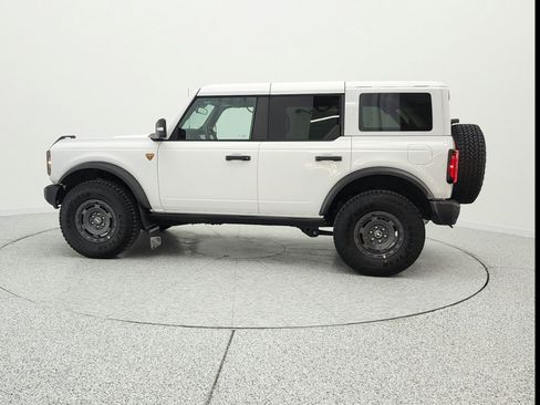 Used 2025 Ford Bronco Badlands image 8