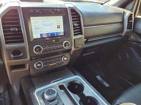 Used 2020 Ford Expedition XLT w/ Equipment Group 202A image 5