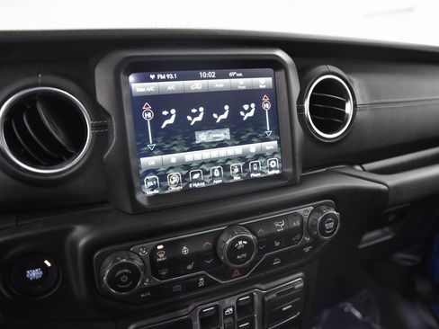 Used 2023 Jeep Wrangler Unlimited Sahara w/ Cold Weather Group image 21