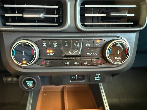 Used 2024 Ford Maverick Lariat AWD/4WD image 11