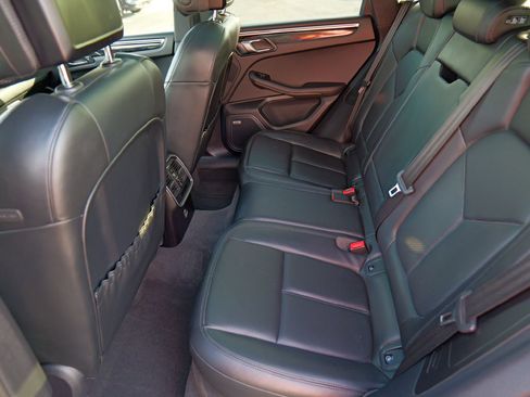 Used 2021 Porsche Macan S image 28