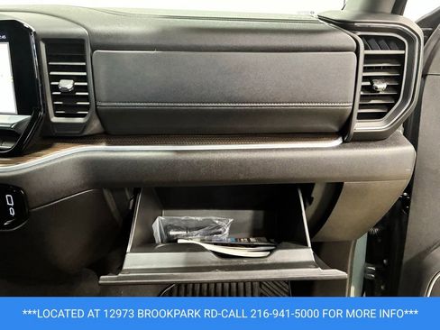 Used 2025 Chevrolet Silverado 1500 LT AWD/4WD image 24