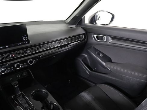 Used 2023 Honda Civic Sport image 32