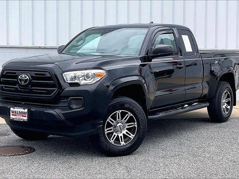 Used 2019 Toyota Tacoma SR AWD/4WD image 2