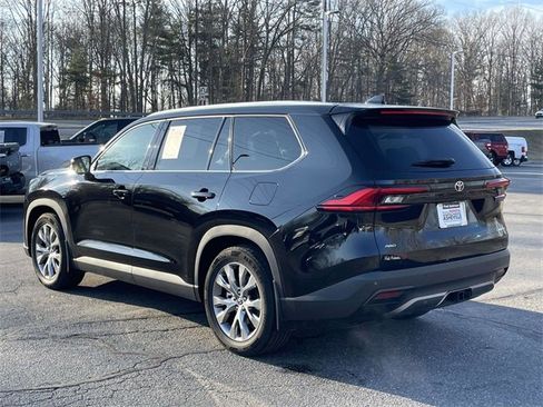 Used 2024 Toyota Grand Highlander Limited image 3