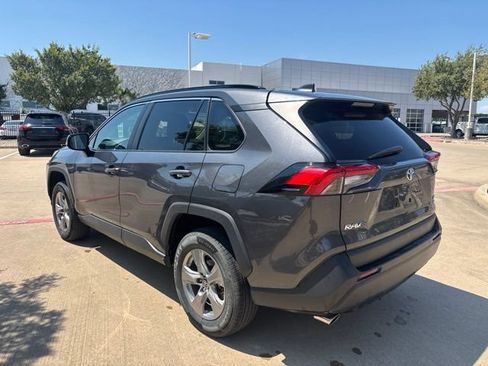 Used 2025 Toyota RAV4 XLE AWD/4WD image 7