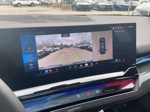 Used 2026 BMW M5 w/ Executive Package image 28