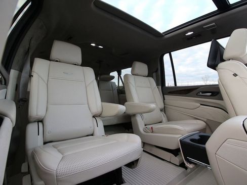 Used 2024 Cadillac Escalade ESV Sport Platinum w/ LPO, ONYX Package image 34