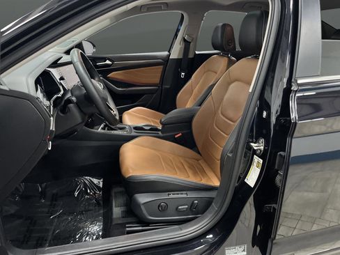 Used 2022 Volkswagen Jetta SEL image 4