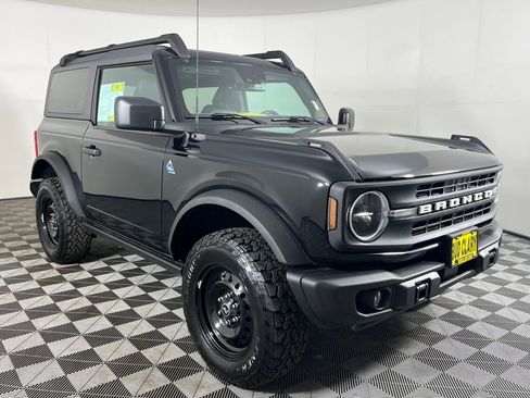 Used 2022 Ford Bronco Black Diamond image 3