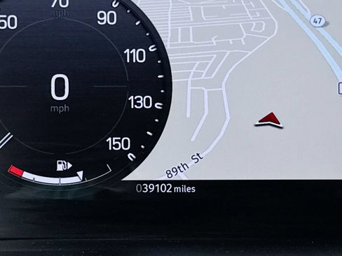 Used 2023 Land Rover Defender 130 X-Dynamic SE AWD/4WD image 36