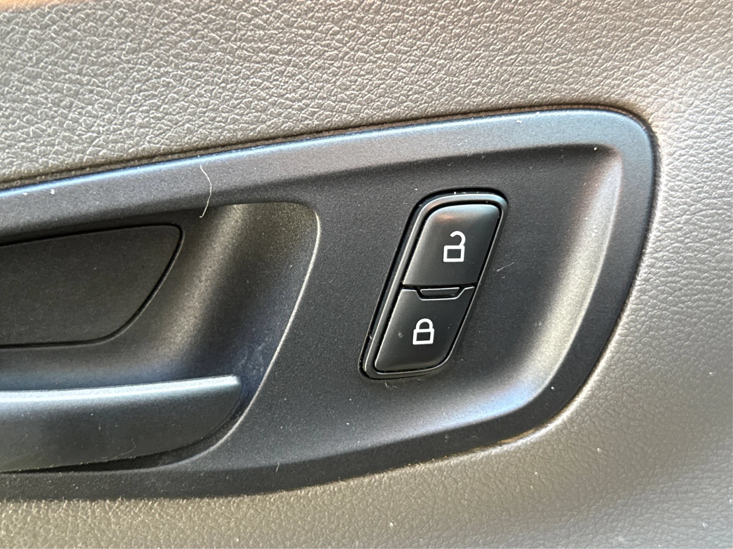 Used 2020 Ford Transit 250 Medium Roof AWD image 35