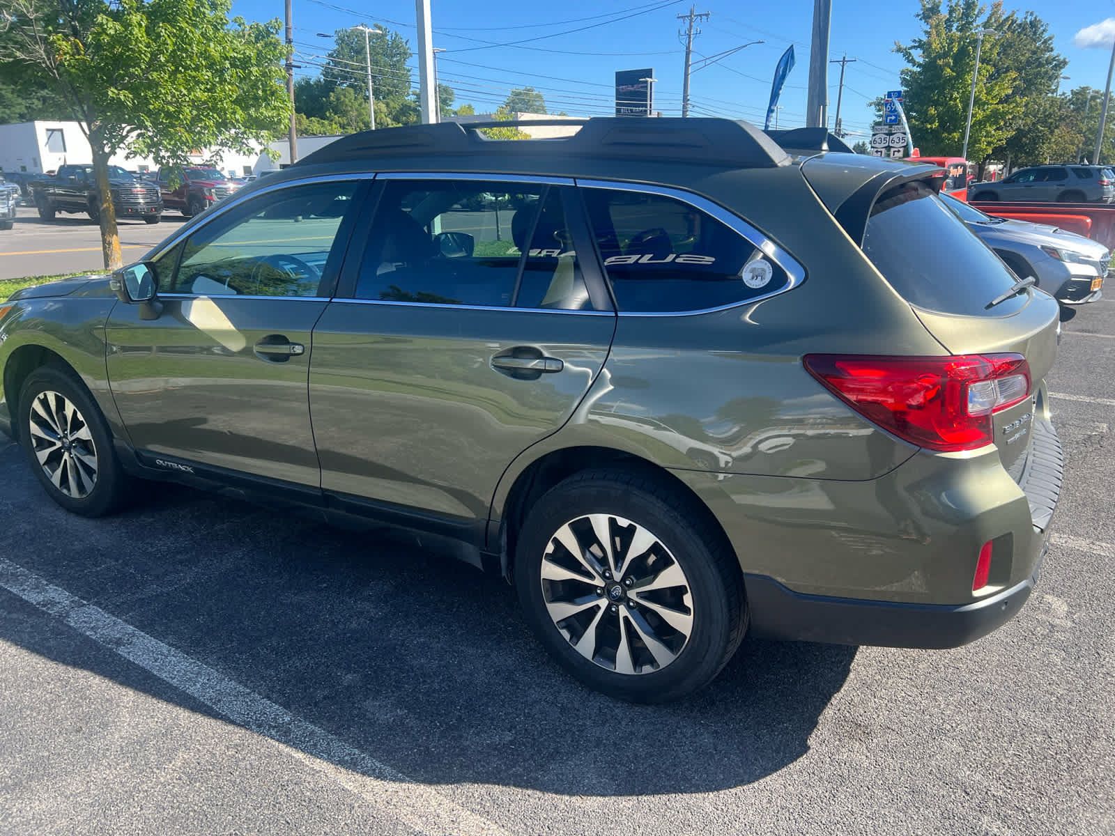 Used 2017 Subaru Outback 3.6R Limited AWD/4WD image 8