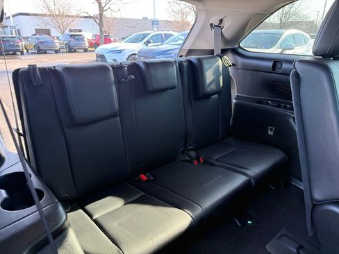 Used 2017 Toyota Highlander XLE image 18