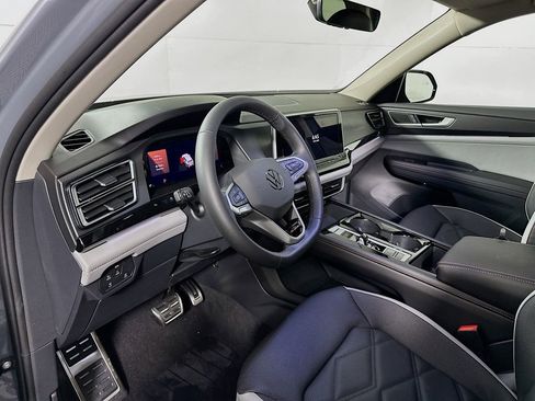 New 2026 Volkswagen Atlas Peak Edition AWD/4WD image 11