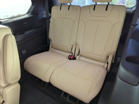 Used 2025 Jeep Grand Cherokee L Limited image 30