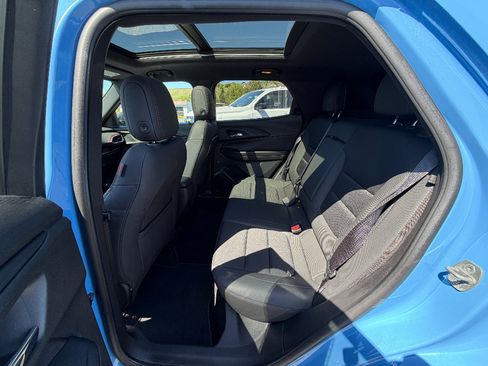 Used 2023 Chevrolet TrailBlazer RS w/ Sun and Liftgate Package AWD/4WD image 3