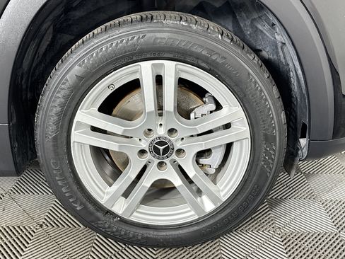 Used 2023 Mercedes-Benz GLB 250 w/ Premium Package image 29