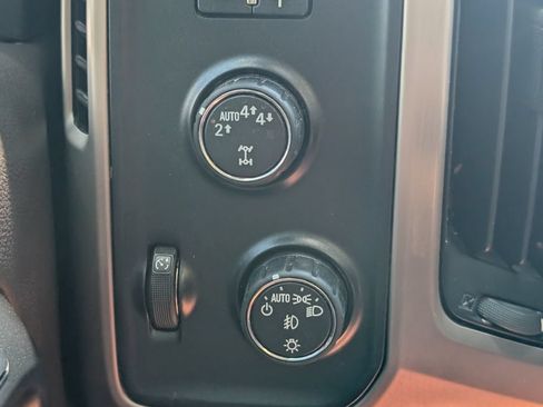 Used 2017 GMC Sierra 1500 Denali w/ Denali Ultimate Package AWD/4WD image 11