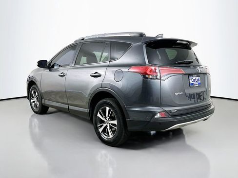 Used 2018 Toyota RAV4 XLE FWD image 5
