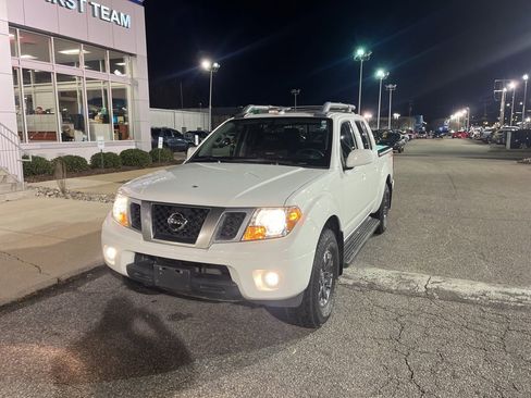 Used 2015 Nissan Frontier PRO-4X w/ Pro-4x Luxury Package image 7
