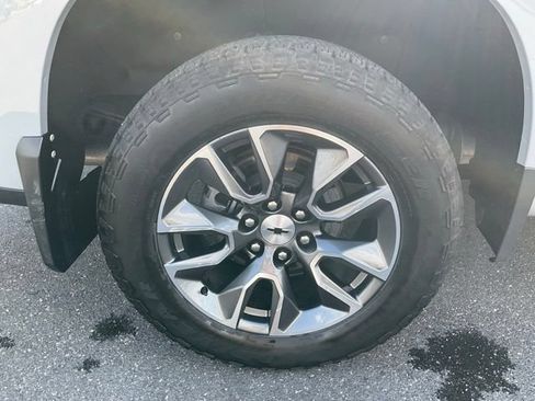 Used 2024 Chevrolet Silverado 1500 RST w/ Convenience Package II AWD/4WD image 17