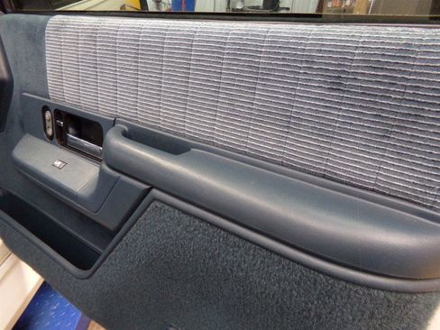 Used 1994 Chevrolet Suburban 4WD image 63