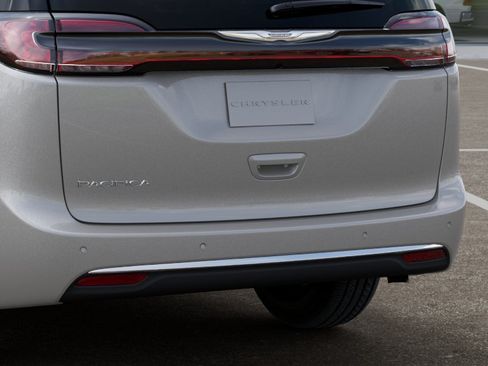 New 2026 Chrysler Pacifica Select FWD image 42