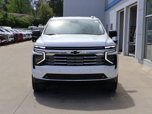 New 2025 Chevrolet Suburban Premier image 5