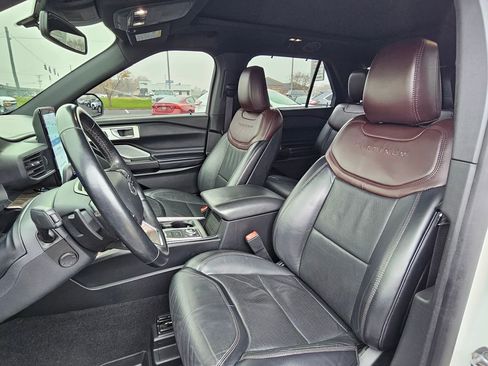 Used 2020 Ford Explorer Platinum w/ Premium Technology Package image 10