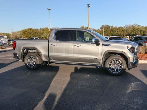 New 2026 GMC Sierra 1500 SLE image 11