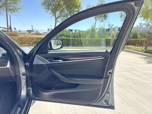 Used 2019 BMW 530i w/ Convenience Package RWD image 16