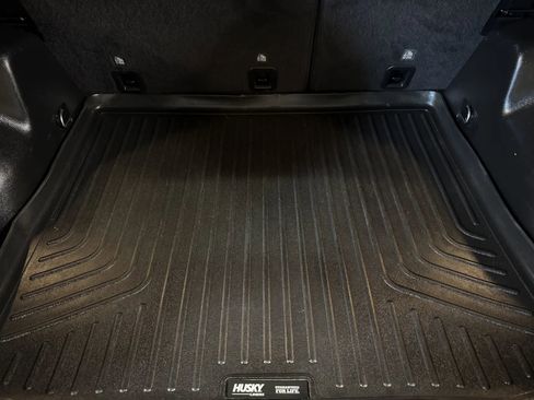 Used 2021 Jeep Cherokee Latitude Lux w/ Comfort/Convenience Group image 19